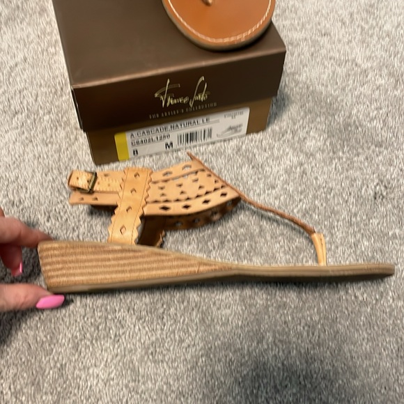 Franco Sarto Leather T-strap sandal - Picture 5 of 5